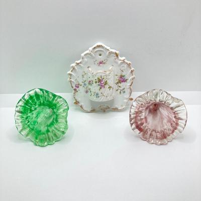 LOT 67: Collezione Glass Line Italy Green Crystal Bottle, Glass Flowers / Shades with Floral Wall Pocket Vase