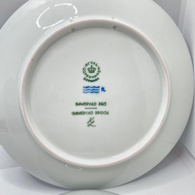 LOT 71: Wildlife Collection - Decorative Plates, Gorgeous Embossed Art Glass Plate and Figurines