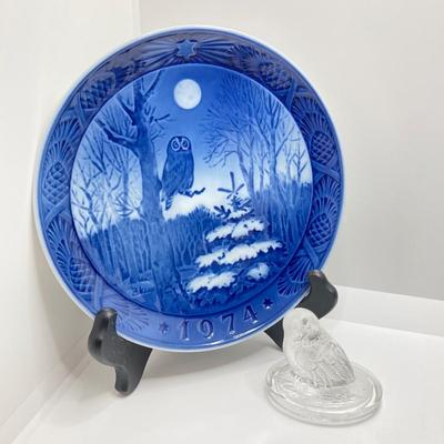 LOT 71: Wildlife Collection - Decorative Plates, Gorgeous Embossed Art Glass Plate and Figurines