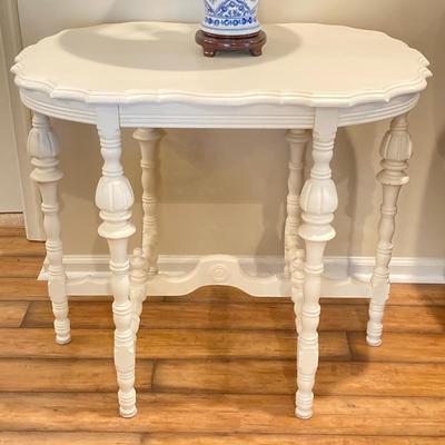 LOT 78: Classic Blue and White Delft Style Table Lamp with Painted White Wooden Table