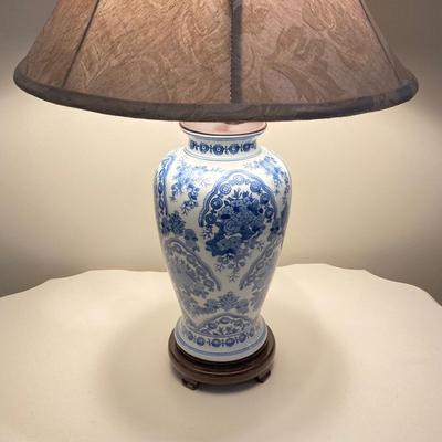 LOT 78: Classic Blue and White Delft Style Table Lamp with Painted White Wooden Table