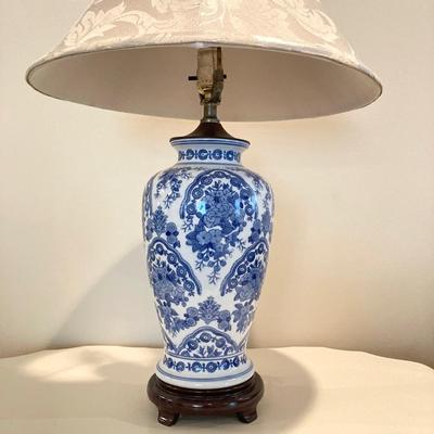 LOT 78: Classic Blue and White Delft Style Table Lamp with Painted White Wooden Table