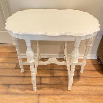 LOT 78: Classic Blue and White Delft Style Table Lamp with Painted White Wooden Table