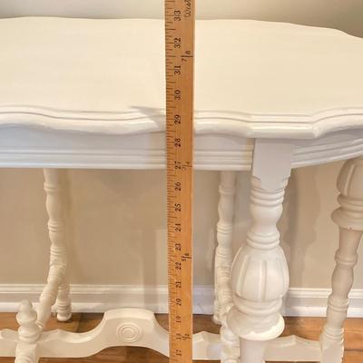 LOT 78: Classic Blue and White Delft Style Table Lamp with Painted White Wooden Table