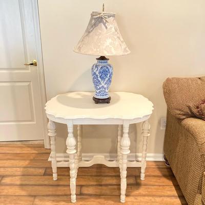 LOT 78: Classic Blue and White Delft Style Table Lamp with Painted White Wooden Table