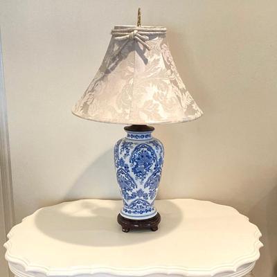 LOT 78: Classic Blue and White Delft Style Table Lamp with Painted White Wooden Table