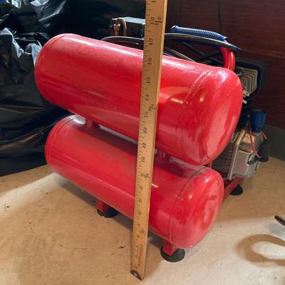 LOT 79: Air Compressor