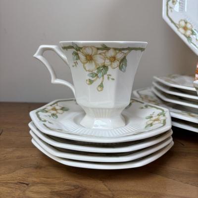 LOT 82: Nikko Classic China Collection: Dogwood Pattern, Misc. Pieces