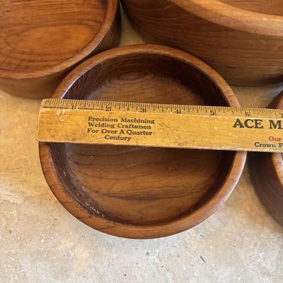 LOT 86: Toole Co. Wooden Salad Bowl Set, Made in England Trivet, Royal China Garden Classic Spinach Salad Bowl, Vtg. Indiana Glass Green...