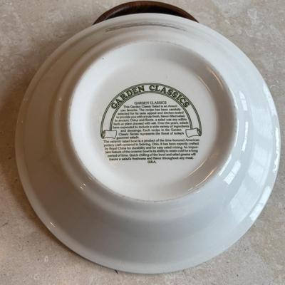 LOT 86: Toole Co. Wooden Salad Bowl Set, Made in England Trivet, Royal China Garden Classic Spinach Salad Bowl, Vtg. Indiana Glass Green...