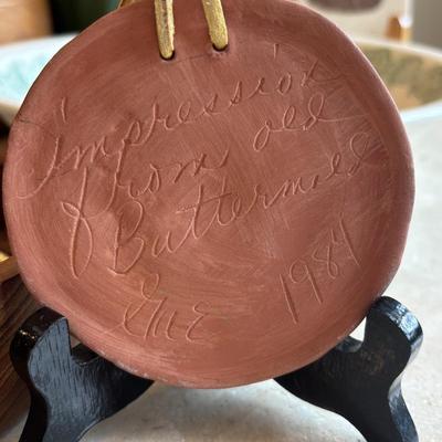 LOT 86: Toole Co. Wooden Salad Bowl Set, Made in England Trivet, Royal China Garden Classic Spinach Salad Bowl, Vtg. Indiana Glass Green...