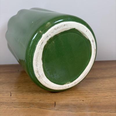 LOT 86: Toole Co. Wooden Salad Bowl Set, Made in England Trivet, Royal China Garden Classic Spinach Salad Bowl, Vtg. Indiana Glass Green...