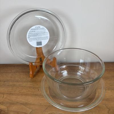 LOT 88: Kitchen Essentials: GE Hand Mixer, Rolling Pin, Pyrex Pie Plates, Glass Mixing Bowl along with Vintage Kitchen Utensils