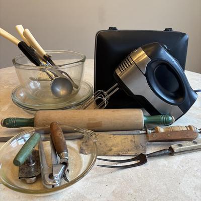 LOT 88: Kitchen Essentials: GE Hand Mixer, Rolling Pin, Pyrex Pie Plates, Glass Mixing Bowl along with Vintage Kitchen Utensils