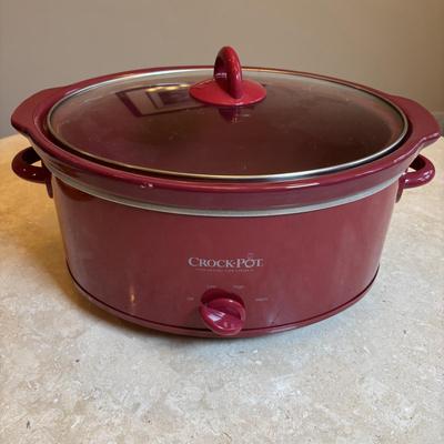 LOT 89: Crock Pot Slow Cooker, Chef Salt/Pepper Shakers, Eva Mendez Bowl, Florida Market Place Red Bowls