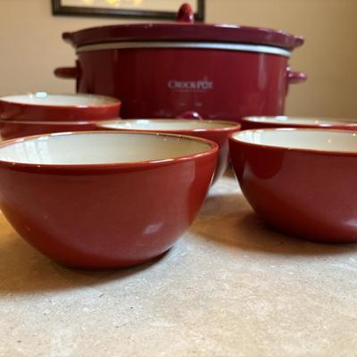 LOT 89: Crock Pot Slow Cooker, Chef Salt/Pepper Shakers, Eva Mendez Bowl, Florida Market Place Red Bowls