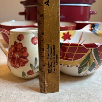 LOT 89: Crock Pot Slow Cooker, Chef Salt/Pepper Shakers, Eva Mendez Bowl, Florida Market Place Red Bowls