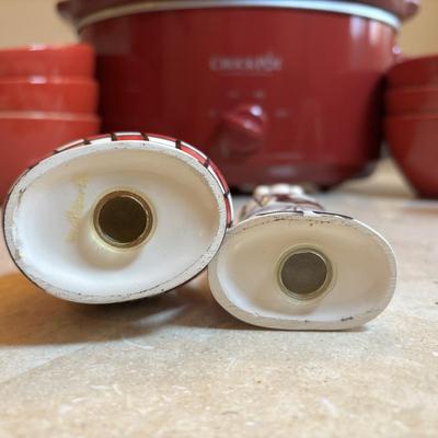 LOT 89: Crock Pot Slow Cooker, Chef Salt/Pepper Shakers, Eva Mendez Bowl, Florida Market Place Red Bowls