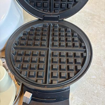 LOT 90: Cuisinart Prep 7 Food Processor & Waffle Maker