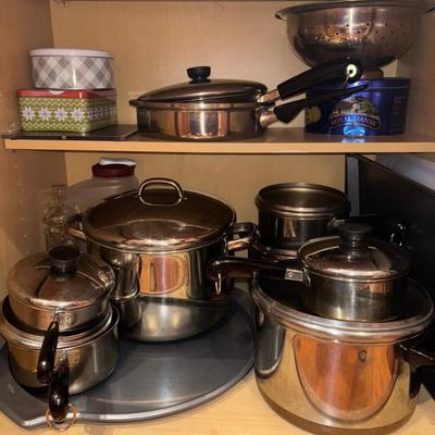 LOT 91: Kitchen Cabinet Cleanout