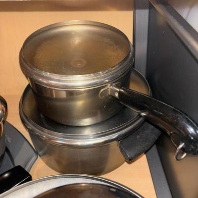 LOT 91: Kitchen Cabinet Cleanout