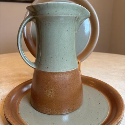 LOT 94: Vintage Sial Pottery Collection