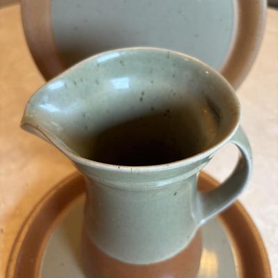 LOT 94: Vintage Sial Pottery Collection