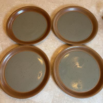 LOT 94: Vintage Sial Pottery Collection