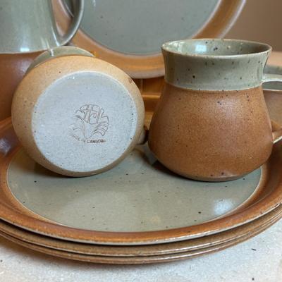 LOT 94: Vintage Sial Pottery Collection