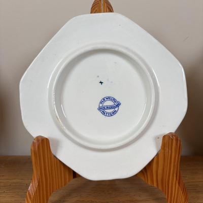 LOT 100: Vintage Old Willow Plate, England, 2-Hand Painted Lusterware Plates, Toyo Hand Painted Dresser Box &Bowl, Porcelain Trinket...