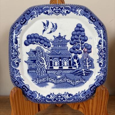 LOT 100: Vintage Old Willow Plate, England, 2-Hand Painted Lusterware Plates, Toyo Hand Painted Dresser Box &Bowl, Porcelain Trinket...