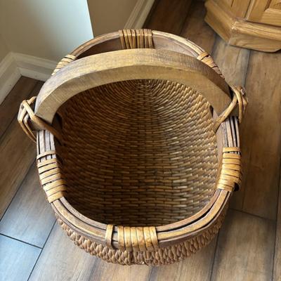 LOT 103: Home Decor Woven Gathering Basket and Candles