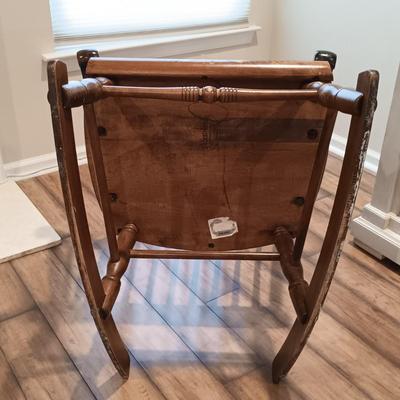 LOT 115: S. Bent & Bros. Rocking Chair, Side Table & Pottery Lamp