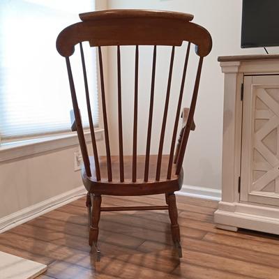 LOT 115: S. Bent & Bros. Rocking Chair, Side Table & Pottery Lamp