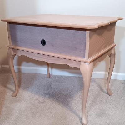 LOT 115: S. Bent & Bros. Rocking Chair, Side Table & Pottery Lamp