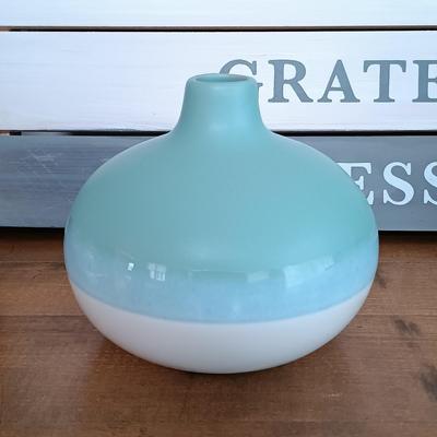 LOT 119: Home Decor Collection- Collage Picture Frame, Throw Pillows, Bud Vase & More