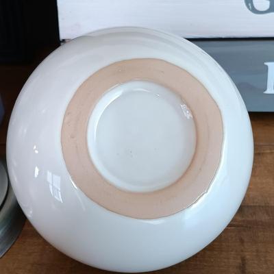 LOT 119: Home Decor Collection- Collage Picture Frame, Throw Pillows, Bud Vase & More