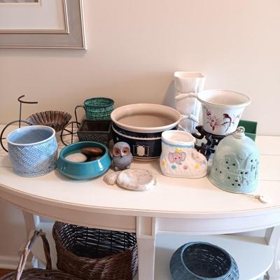 LOT 124: White Console Table with Baskets and Plant Holders