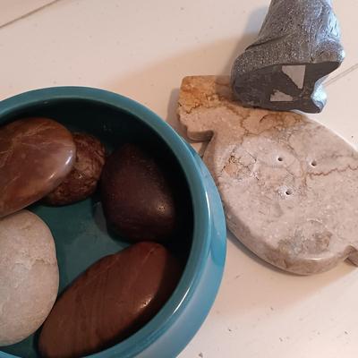 LOT 124: White Console Table with Baskets and Plant Holders