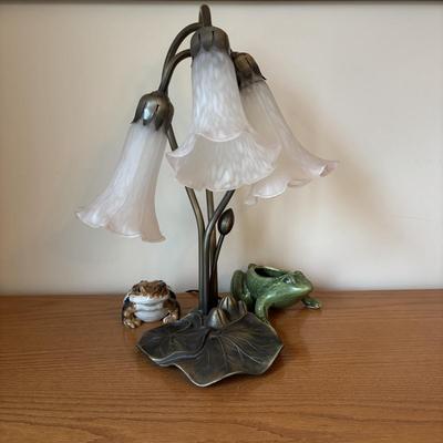 LOT 134: Accent Lamp w/Bronze Lily Pad Base & Frosted Glass Shades along with a Frog Figure & Planter