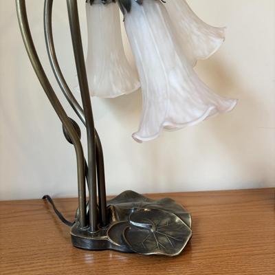 LOT 134: Accent Lamp w/Bronze Lily Pad Base & Frosted Glass Shades along with a Frog Figure & Planter