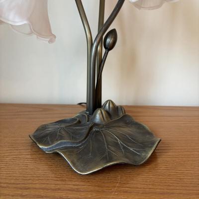 LOT 134: Accent Lamp w/Bronze Lily Pad Base & Frosted Glass Shades along with a Frog Figure & Planter