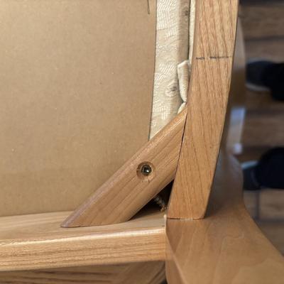 LOT 135: Dining Set with 6 Chairs & 2 Extensions