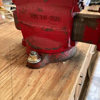 LOT 136: Craftsman Anvil Style Bench Vise