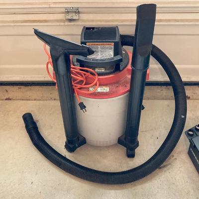 LOT 137: Ridgid 3.25 HP Wet Dry Shop Vac with Oreck Portable Vacuum