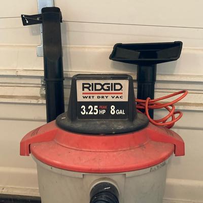 LOT 137: Ridgid 3.25 HP Wet Dry Shop Vac with Oreck Portable Vacuum