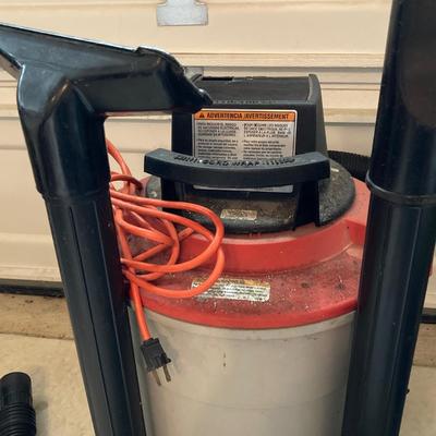 LOT 137: Ridgid 3.25 HP Wet Dry Shop Vac with Oreck Portable Vacuum