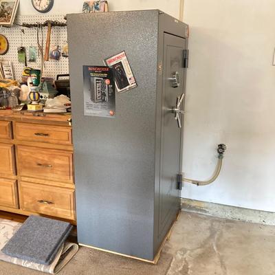 LOT 143: Winchester Gun Safe Item # TS-22