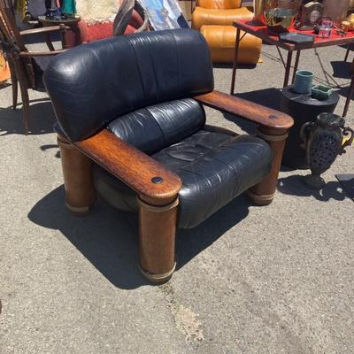 Handmade in Suva Fiji, Outrageously Comfortable leather and Palmwood Lounge Chair