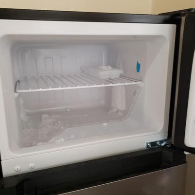 LOT 2M: Magic Chef 2 Door Mini Refrigerator